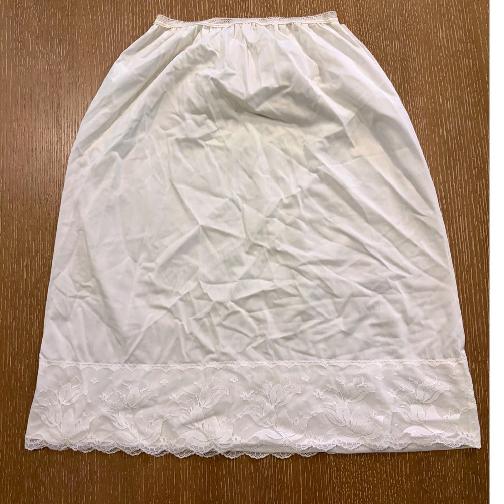 Vintage Pinehurst Ivory Nylon Half Slip with Lace Trim Size Medium Made In USA